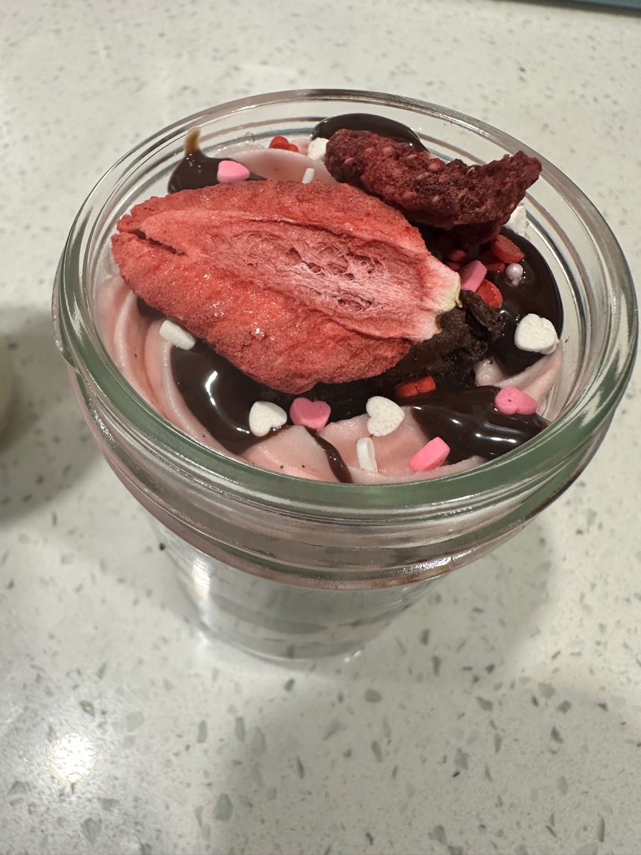 Red velvet jar cake close up